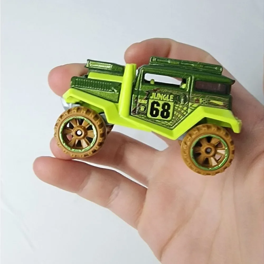 2012 Hot Wheels Jungle Rally 5 pack Loose BAD MUDDER 2 (Green)